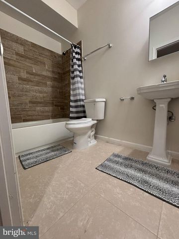 6005 EADS ST NE, Washington, DC 20019