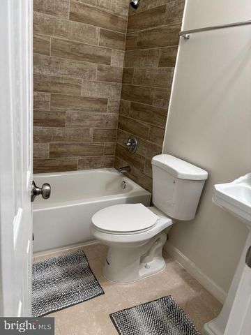 6005 EADS ST NE, Washington, DC 20019