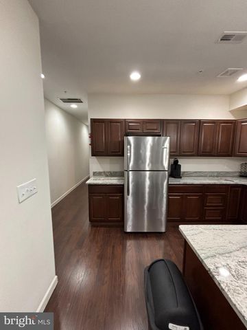 6005 EADS ST NE, Washington, DC 20019