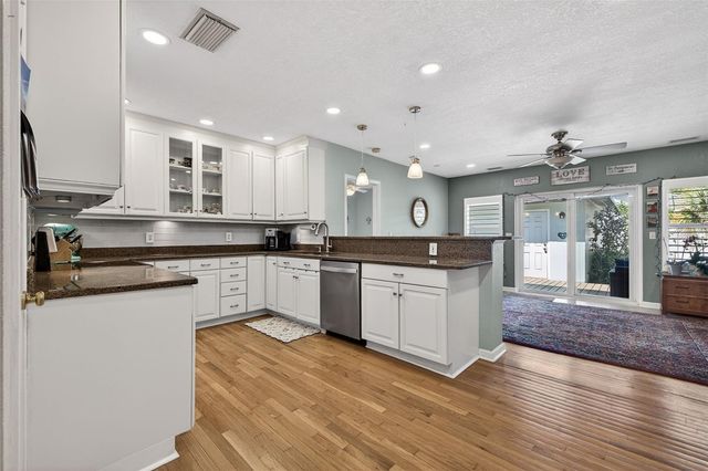 169 27TH AVENUE N, St Petersburg, FL 33704