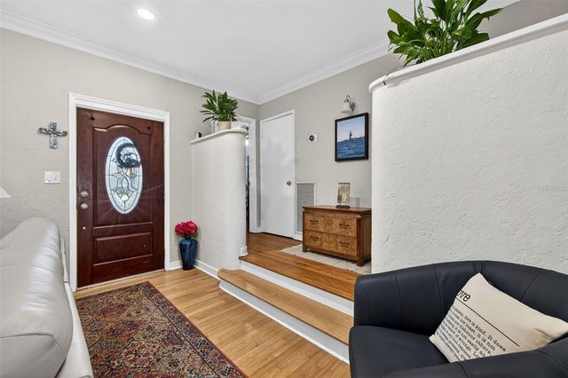 169 27TH AVENUE N, St Petersburg, FL 33704