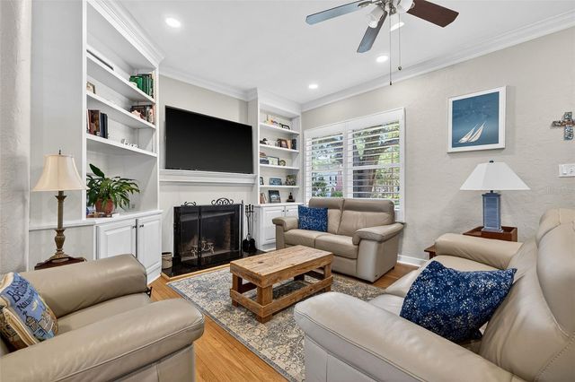 169 27TH AVENUE N, St Petersburg, FL 33704