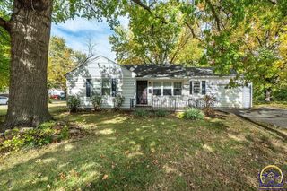 4230 SW 19th ST, Topeka, KS 66604