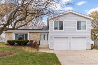 308 Plymouth Lane, Bloomingdale, IL 60108