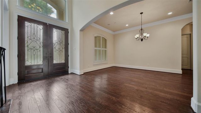 4518 Holt Street, Bellaire, TX 77401
