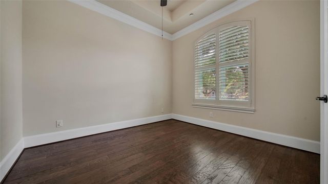 4518 Holt Street, Bellaire, TX 77401