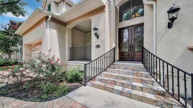 4518 Holt Street, Bellaire, TX 77401