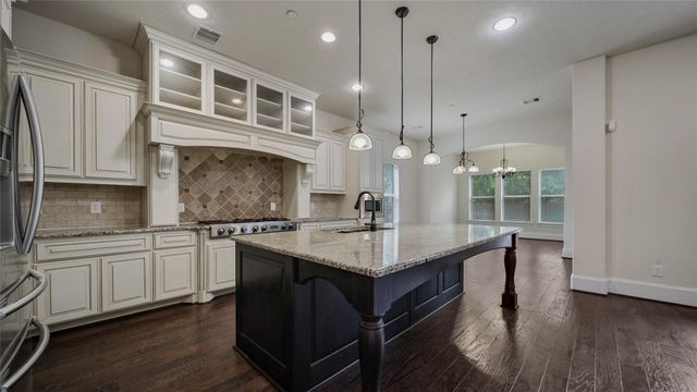 4518 Holt Street, Bellaire, TX 77401