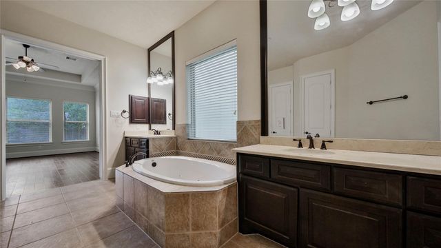 4518 Holt Street, Bellaire, TX 77401