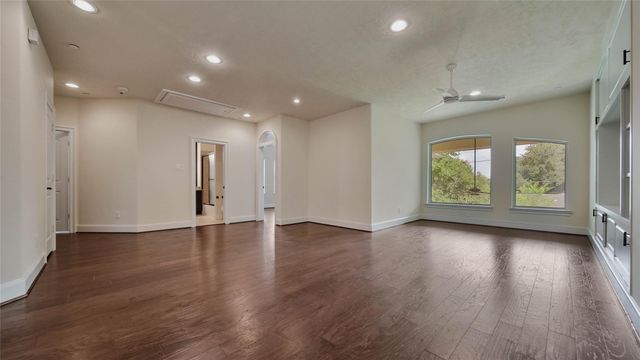 4518 Holt Street, Bellaire, TX 77401