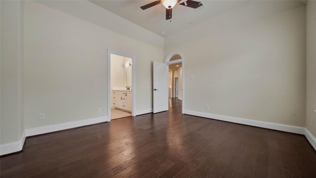 4518 Holt Street, Bellaire, TX 77401