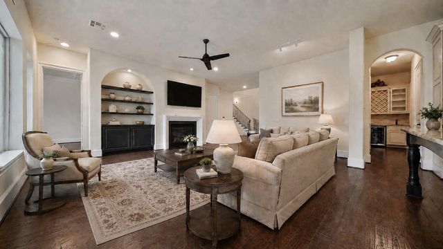 4518 Holt Street, Bellaire, TX 77401