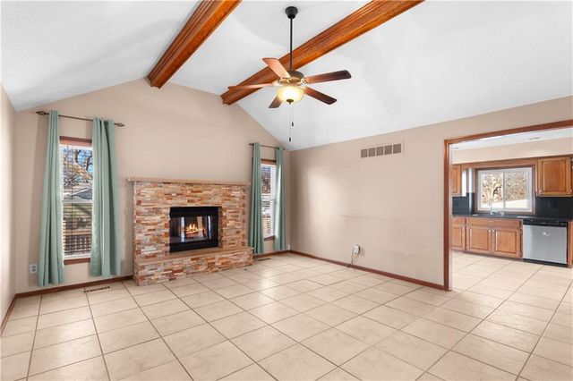 2421 NW Leann Drive, Blue Springs, MO 64014