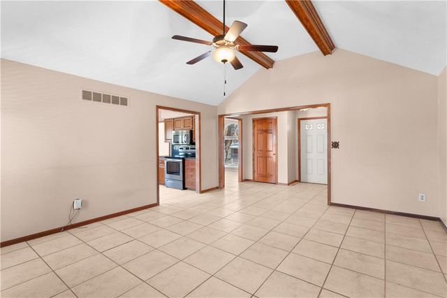 2421 NW Leann Drive, Blue Springs, MO 64014