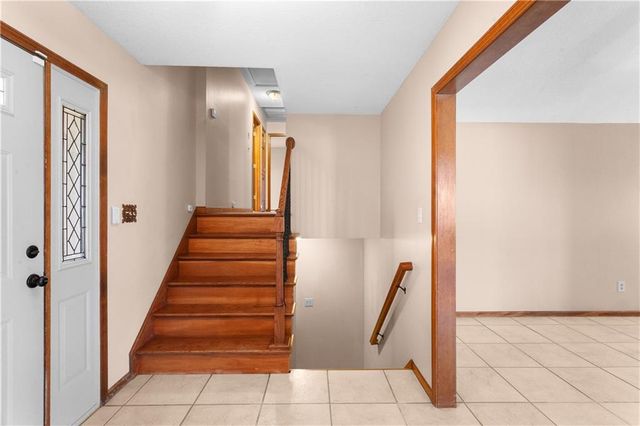 2421 NW Leann Drive, Blue Springs, MO 64014