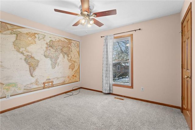 2421 NW Leann Drive, Blue Springs, MO 64014