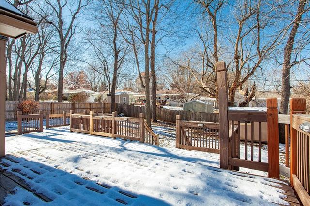 2421 NW Leann Drive, Blue Springs, MO 64014