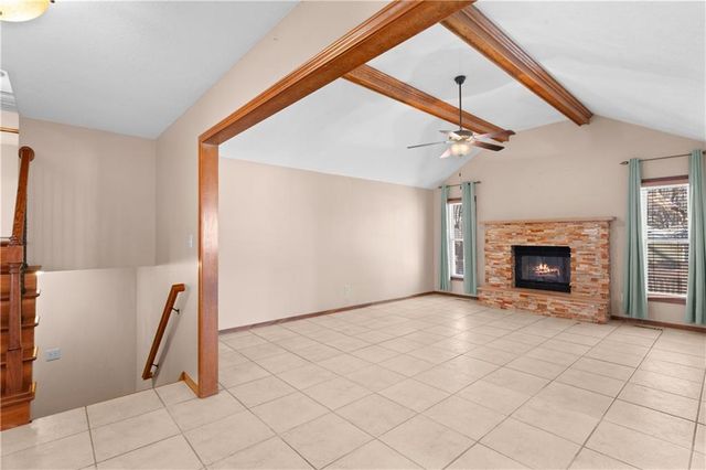 2421 NW Leann Drive, Blue Springs, MO 64014