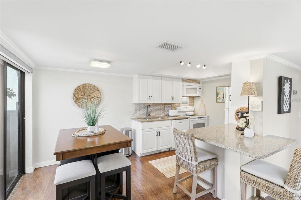 Image 11 of property listing at 6147 43RD STREET W 3, Bradenton, FL 34210