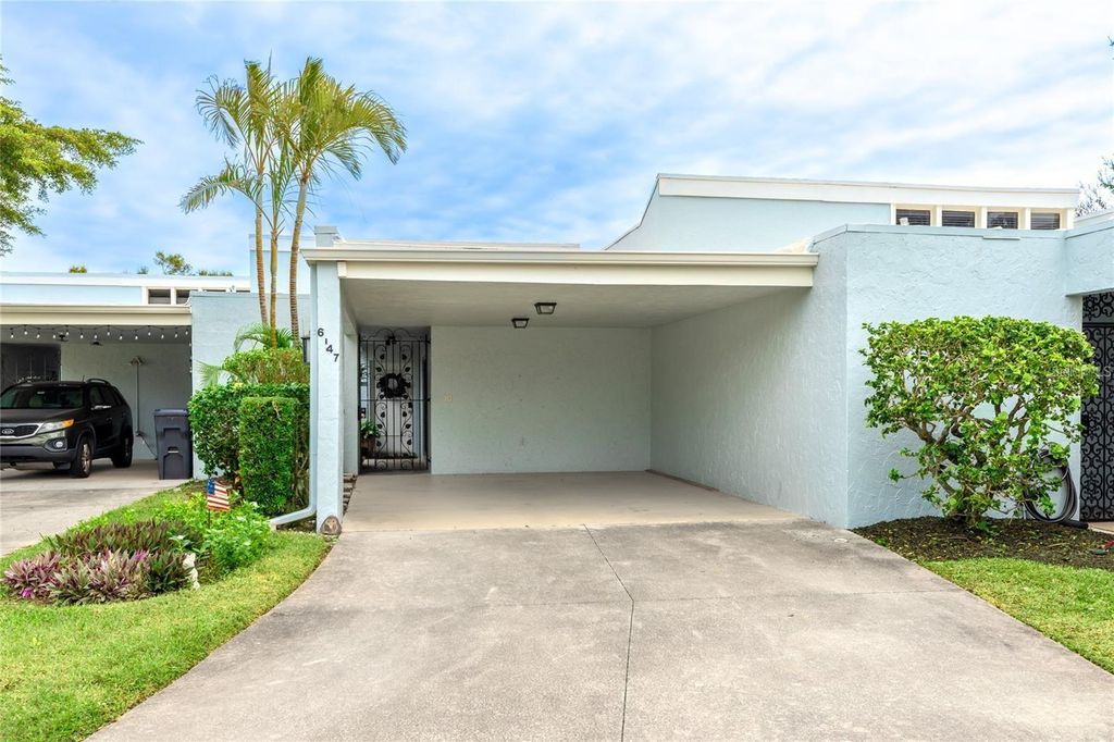 Image 26 of property listing at 6147 43RD STREET W 3, Bradenton, FL 34210