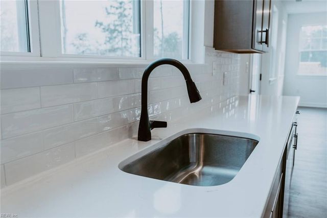 709 Crestfield DR, Chesapeake, VA 23320