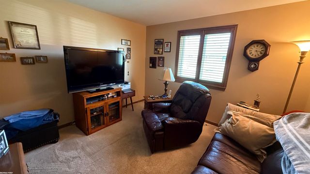34300 Sycamore Drive, Fraser, MI 48026