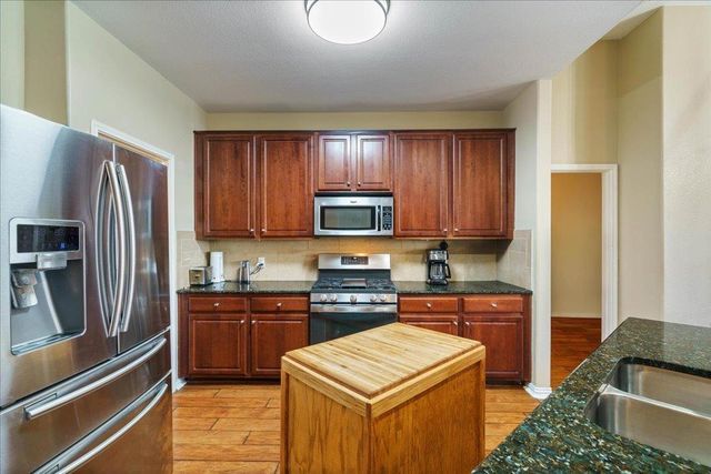 324 Bloomsbury DR, Kyle, TX 78640