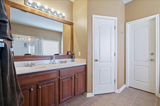 324 Bloomsbury DR, Kyle, TX 78640