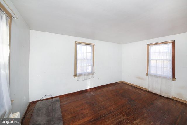 1190 N EASTON RD, Doylestown, PA 18902