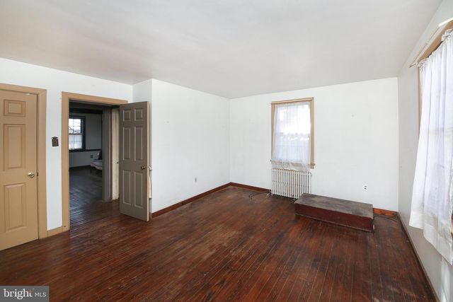 1190 N EASTON RD, Doylestown, PA 18902