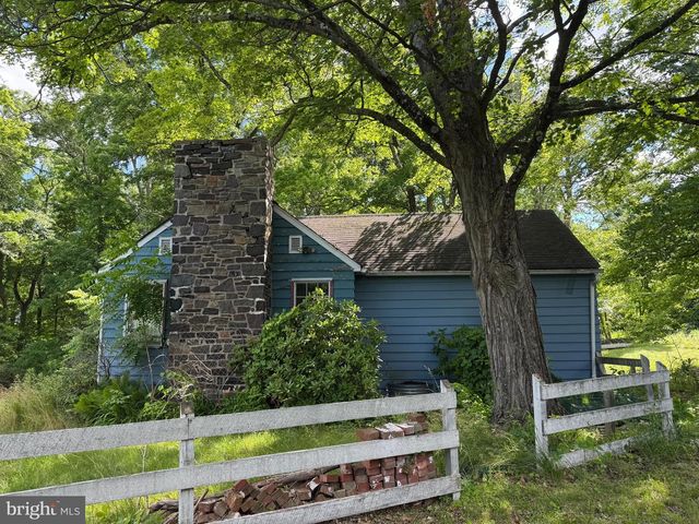 1190 N EASTON RD, Doylestown, PA 18902