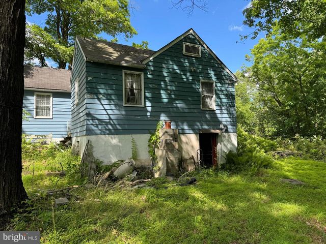 1190 N EASTON RD, Doylestown, PA 18902