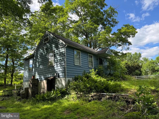 1190 N EASTON RD, Doylestown, PA 18902