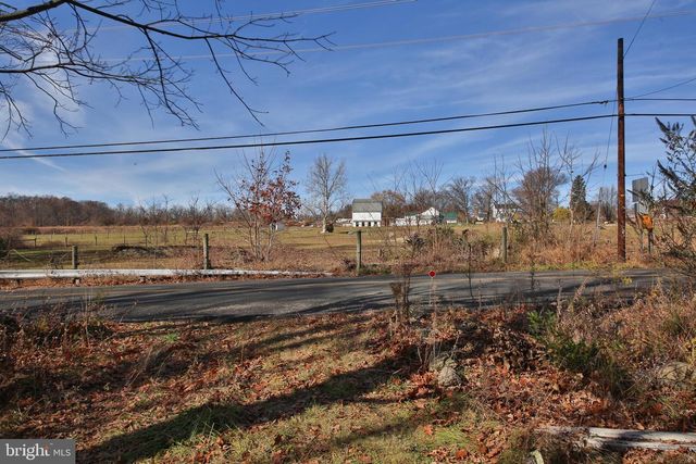 1190 N EASTON RD, Doylestown, PA 18902
