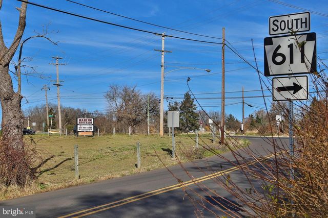 1190 N EASTON RD, Doylestown, PA 18902
