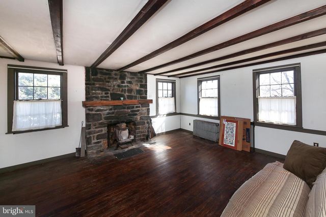 1190 N EASTON RD, Doylestown, PA 18902