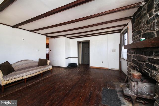 1190 N EASTON RD, Doylestown, PA 18902