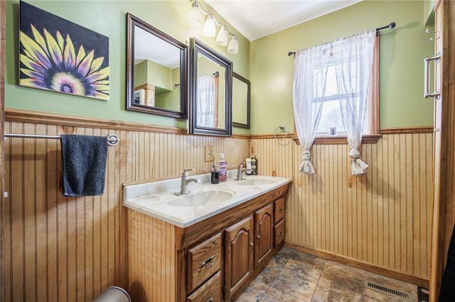 3200 State Route 14, Lyons, NY 14489