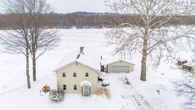 3200 State Route 14, Lyons, NY 14489