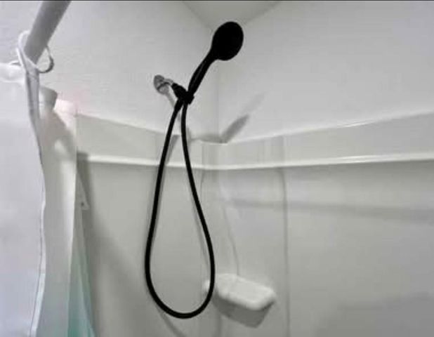 420 Halfmoon DR, Lockhart, TX 78644