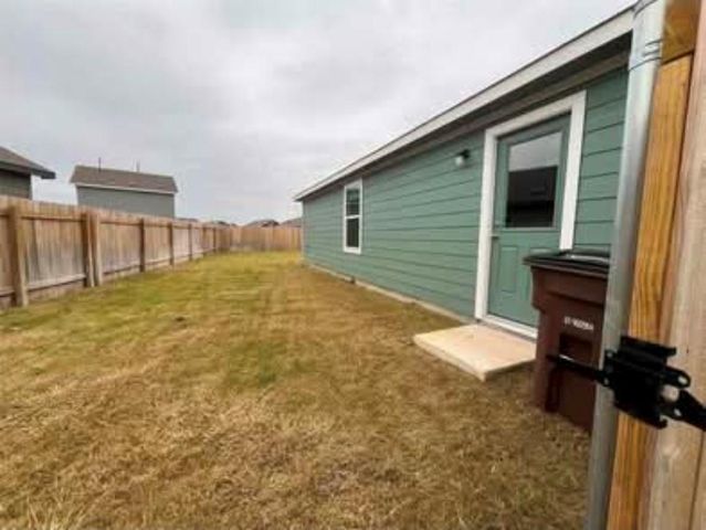 420 Halfmoon DR, Lockhart, TX 78644