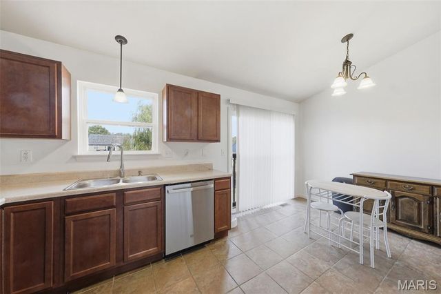 2197 Paige Marie Drive, Warrenton, MO 63383