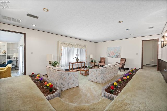 5804 Mccartney Road, Sandusky, OH 44870