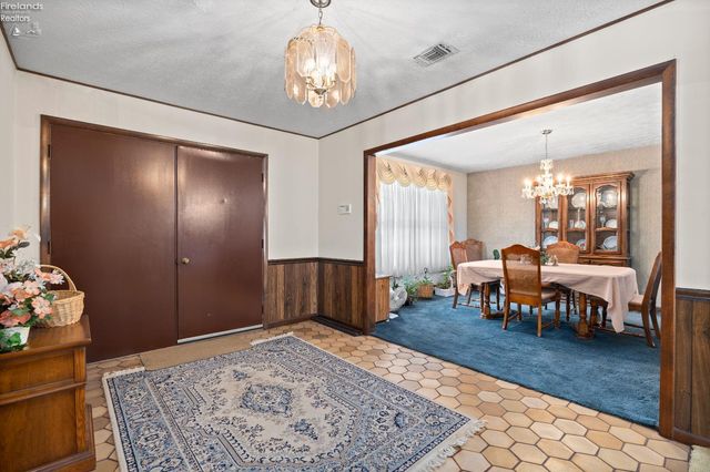 5804 Mccartney Road, Sandusky, OH 44870