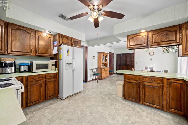 5804 Mccartney Road, Sandusky, OH 44870