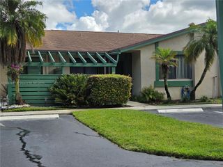 460 Lakeview Drive 2, Weston, FL 33326