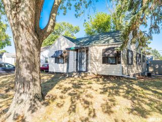 1030 S 13TH Street, Pekin, IL 61554