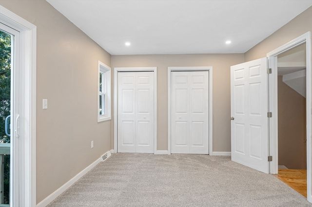 38 Farmland Rd C, Lowell, MA 01850