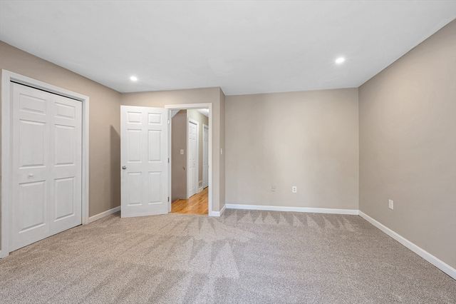 38 Farmland Rd C, Lowell, MA 01850