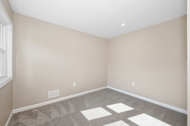 38 Farmland Rd C, Lowell, MA 01850